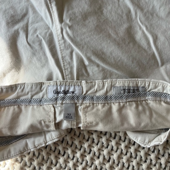 GOODFELLOW Cream Chino Shorts - Picture 3 of 3